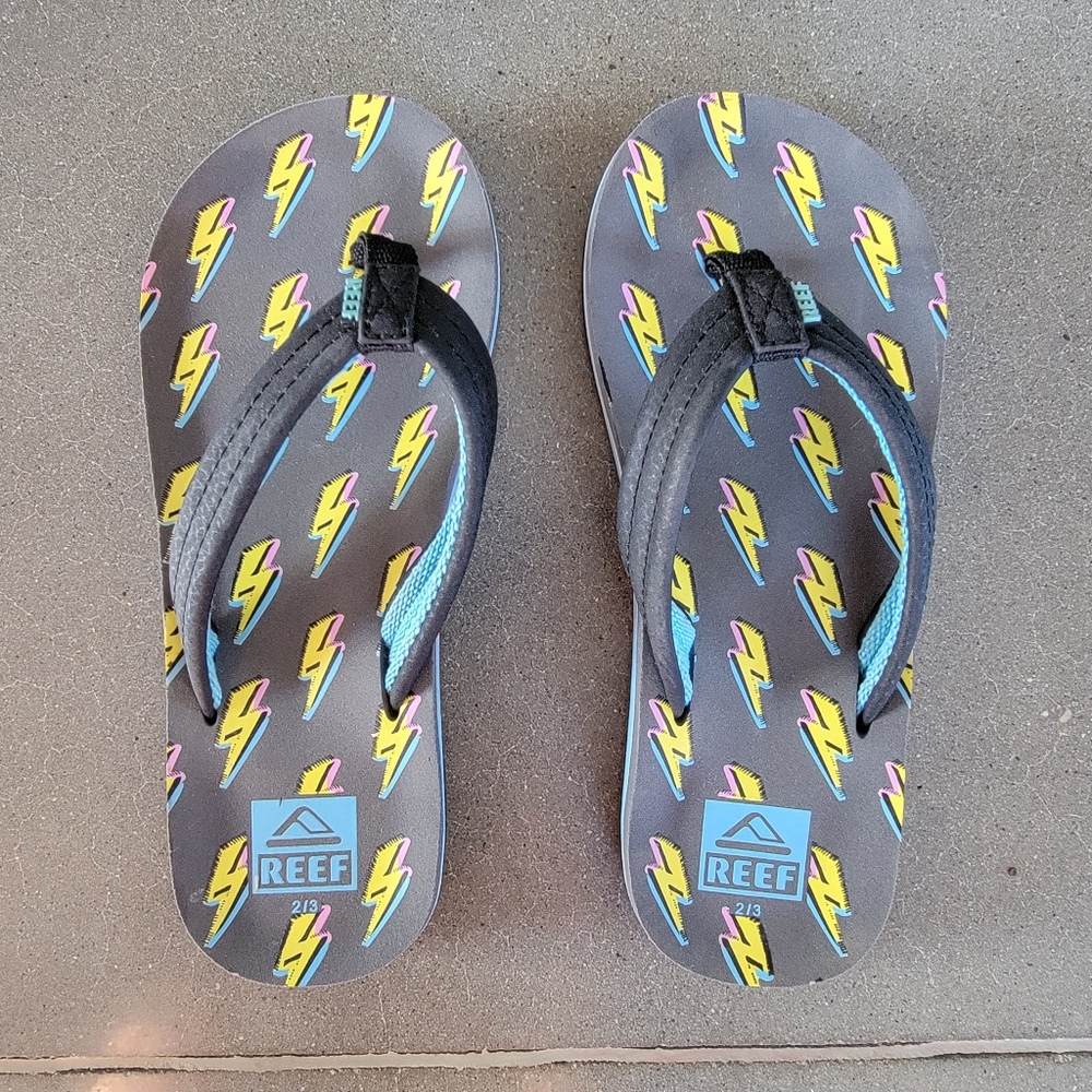 Reef Ahi Kids Flip Flop Bolt Print Size 2/3 Kids Summer Sandal